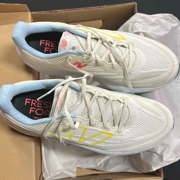 New New Balance Fresh Foam x Vongo v6 WVNGOCM6 13 Cream - Picture 2 of 6